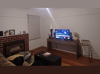 Roomgo AU - Private Room in Shared House, Forest Hill - $270 pw