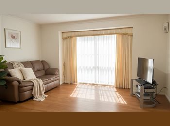 Roomgo AU - Furnished Room Near Train Station – Available Now, Greater Springfield - $290 pw