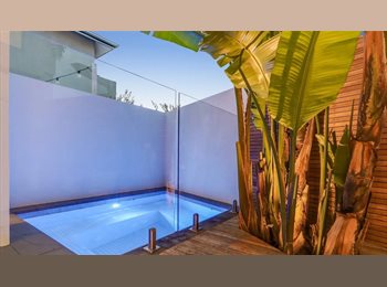 Roomgo AU - Room available in brand new Newport townhouse — 3 mins to station, spa, heated floors, Williamstown - $400 pw
