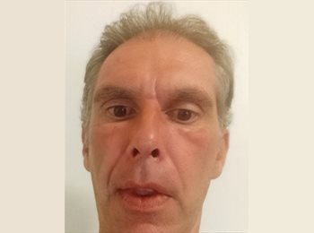 Roomgo AU - Jonathan - 51 - Black Rock