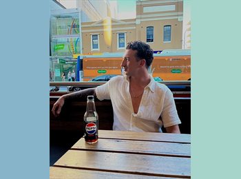 Roomgo AU - Morgan - 25 - Darlington