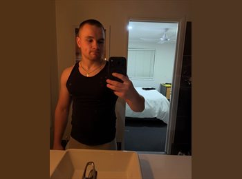 Roomgo AU - Adrian - 21 - Sunshine Coast