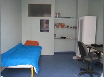 Appartager BE - Chambre lumineuse, côté terrasse se situant près de Schuman, Etterbeek - 380 € pm