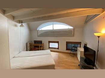 Appartager BE - Grande chambre dans maison communautaire internationale, Saint Gilles Sint Gillis - 725 € pm