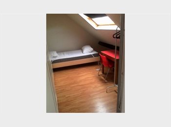Appartager BE - Great room in popular community house, Saint Gilles Sint Gillis - 615 € pm