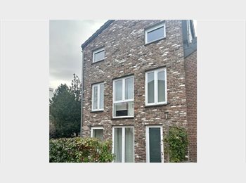 Appartager BE - 1/4 Chambre (Colocation 182 m² Rue des Vennes), Liège - 400 € pm