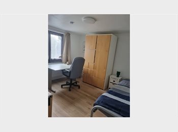 Appartager BE - Chambre chez l'habitant, Louvain-la-Neuve - 440 € pm