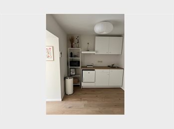 Appartager BE - Studio Rez de jardin à Uccle, Uccle-Ukkel - 800 € pm