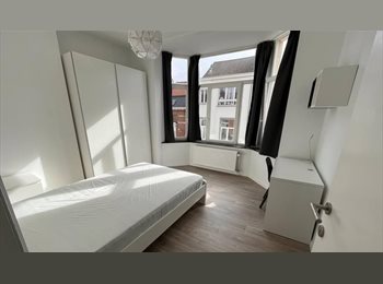 Appartager BE - Room available in 3-bedroom apartment - close to European Quarter, Etterbeek - 735 € pm