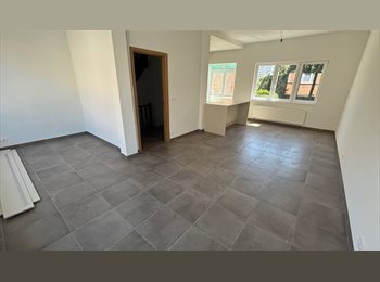 Appartager BE - Maison totalement rénovée, jardin, garage, Anderlecht - 600 € pm