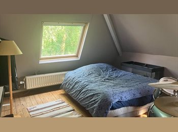 Appartager BE - Grande chambre dans maison à Boitsfort, Watermael Boitsfort - Watermaal Bosvoorde - 450 € pm