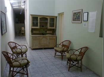 Roomgo BR - POUSADA PARA RAPAZES, Consolação - R$ 850 Por mês