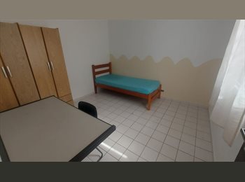 Roomgo BR - Locação de quarto 15 min. a pé do portão de pedestre da USP, Butantã - R$ 1.300 Por mês