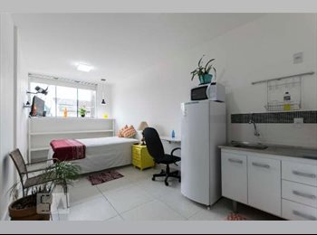 Roomgo BR - Studio, bem iluminado e novo., Saúde - R$ 1.550 Por mês