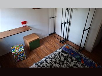 Roomgo BR - Quarto em Apartamento equipado, na Alameda Santos, na porta do Metrô Trianon Masp, Bela Vista - R$ 1.500 Por mês