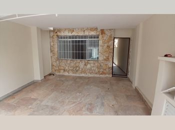 Roomgo BR - Quarto amplo em casa ao lado do Shopping Morumbi, Campo Belo - R$ 1.350 Por mês