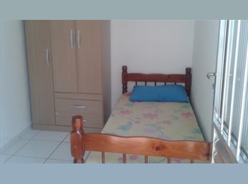 Roomgo BR - Locação de quartos USP 15 min. a pé, Butantã - R$ 890 Por mês