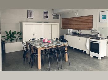 Roomgo BR - Quarto individual proximo a Vila Olimpia 1.200,00, Moema - R$ 1.200 Por mês