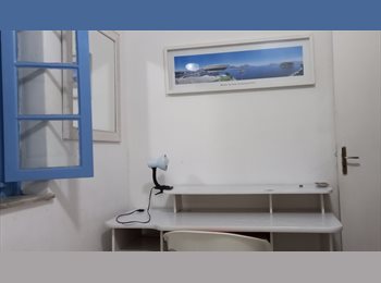 Roomgo BR - QUARTO GRANDE  EM  BOTAFOGO  PRÓXIMO AO METRÔ, Humaitá - R$ 1.200 Por mês