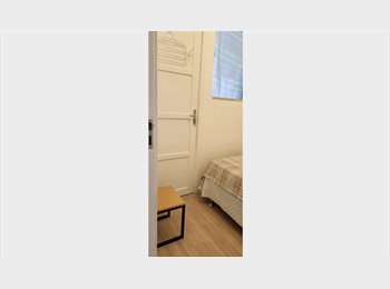 Roomgo BR - Quarto pequenino no Flamengo, Flamengo - R$ 1.500 Por mês