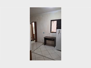 Roomgo BR - QUARTOS INDIVIDUAIS P/ MOÇAS A PARTIR DE $850,00 E SUÍTES INDIVIDUAIS POR $1.300,00., Liberdade - R$ 1.300 Por mês