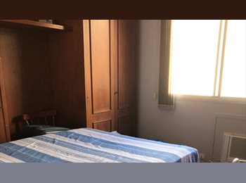 Roomgo BR - Quarto individual, cama de casal, Copa, Ipanema - R$ 1.900 Por mês