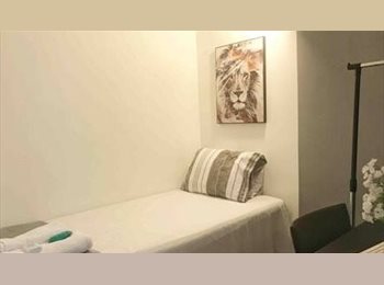 Roomgo BR - Quarto Solteiro - Posto 9 Ipanema, Ipanema - R$ 1.890 Por mês