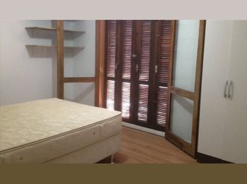 Roomgo BR - Quer morar numa residência compartilhada no bairro Cabral e pagar o preço de 1 quarto?, Curitiba - R$ 850 Por mês