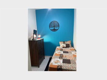 Roomgo BR - Alugo quarto de dependências duplo para moças, Botafogo - R$ 1.700 Por mês