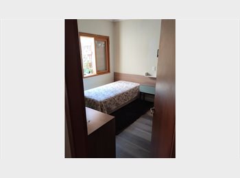 Roomgo BR - Quarto p/ moças Jurubatuba,Coca Cola, Av. N. Sra. Sabará, Santo Amaro - R$ 1.000 Por mês