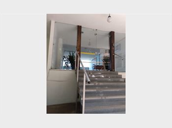 Roomgo BR - Ape duplex com quarto individual, Vidigal - R$ 1.650 Por mês