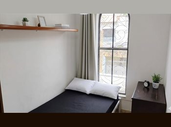 Roomgo BR - QUARTO INDIVIDUAL MASCULINO PEQUENO À PARTIR 21/04/2026, Mooca - R$ 1.050 Por mês