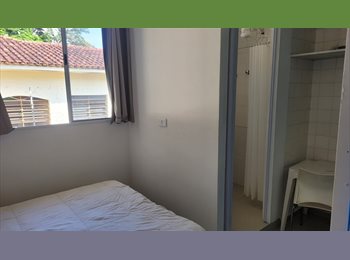 Roomgo BR - Suite linha amarela, Morumbi - R$ 1.500 Por mês
