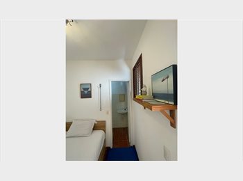 Roomgo BR - Quarto com banheiro no Meireles, Fortaleza - R$ 850 Por mês