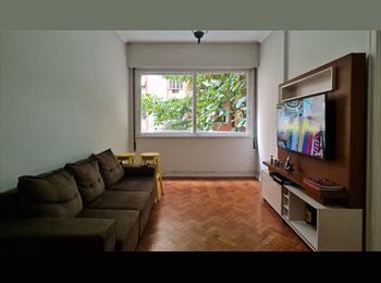 Roomgo BR - Quarto mobiliado em Copacabana, Copacabana - R$ 2.000 Por mês