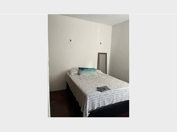 Roomgo BR - Quarto para mulheres, Fortaleza - R$ 800 Por mês