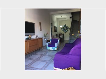 Roomgo BR - QUARTO INDIVIDUAL PARA RAPAZES, Santa Teresa - R$ 950 Por mês