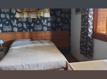 Roomgo BR - Quarto para mulheres, Morumbi - R$ 1.400 Por mês