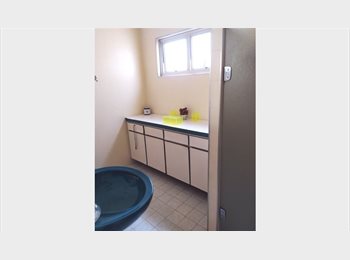 Roomgo BR - Suíte totalmente mobiliada e bem privativa, Jardim Paulista - R$ 2.000 Por mês