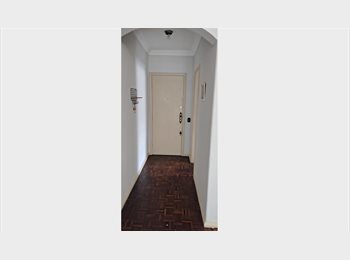 Roomgo BR - Aluguel de quarto próximo ao mueller, Curitiba - R$ 700 Por mês
