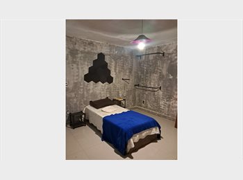 Roomgo BR - Quarto mobilhado, Vargem Pequena - R$ 2.000 Por mês