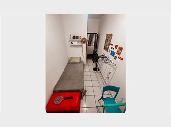 Roomgo BR - Aluguel de Quarto privativo semimobiliado, Belém - R$ 930 Por mês
