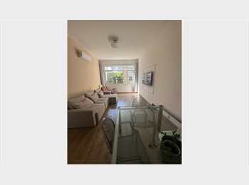 Roomgo BR - Quarto com Ar condicionado e Banheiro Privativo na Vieira Souto - Praia de Ipanema, Ipanema - R$ 4.500 Por mês