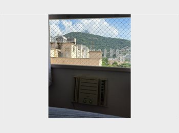 Roomgo BR - Quarto de casal com vista para o Cristo Redentor, Copacabana - R$ 2.500 Por mês