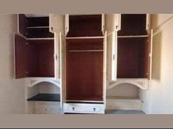 Roomgo BR - Quarto Privado tudo incluso, Florianópolis - R$ 1.200 Por mês