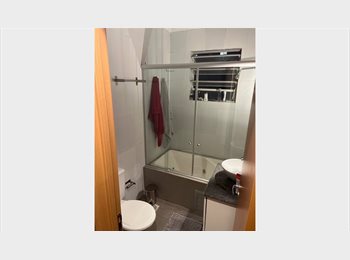 Roomgo BR - Alugo quarto, Porto Alegre - R$ 1.600 Por mês