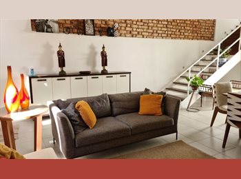 Roomgo BR - Quarto ao lado do metrô Afonso Pena, Maracanã - R$ 3.000 Por mês