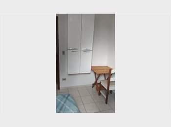 Roomgo BR - Vaga de apartamento para dividir, Maringá - R$ 1.100 Por mês