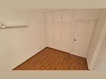 Roomgo BR - Quarto grande com janelão em Santa Cecilia, Santa Cecilia - R$ 2.000 Por mês