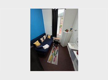 Roomgo BR - Casa com quarto privativo - Apenas para mulheres, Humaitá - R$ 1.600 Por mês